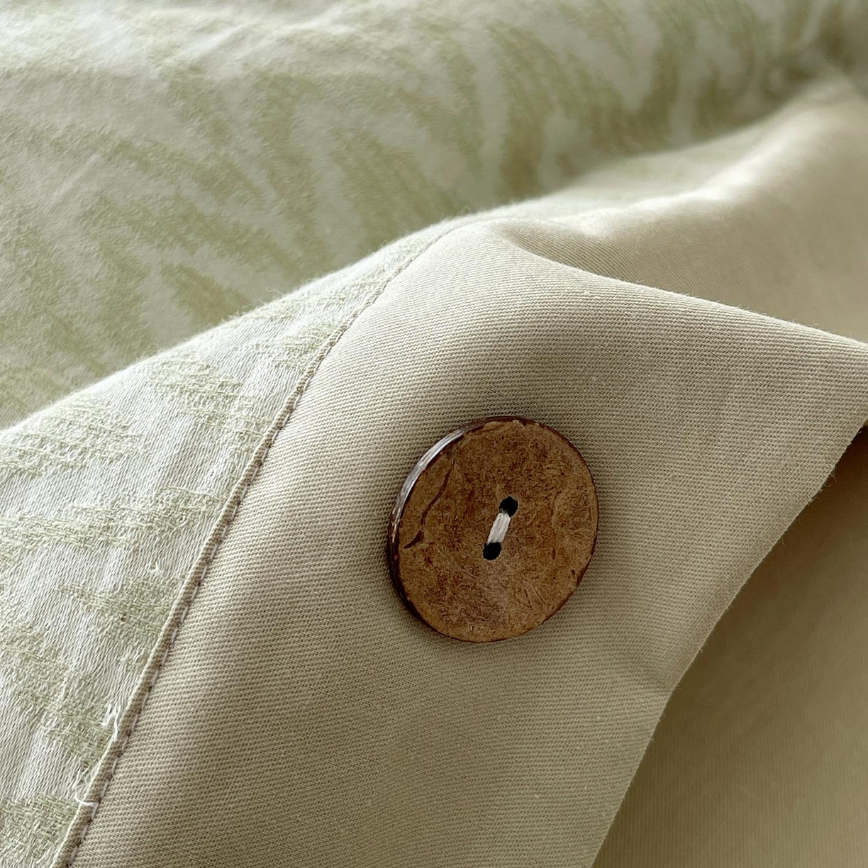 91家纺网 家纺一手货源 找家纺 （总）帅露家纺 2026新款A类全棉纯棉色织大提花纽扣款四件套