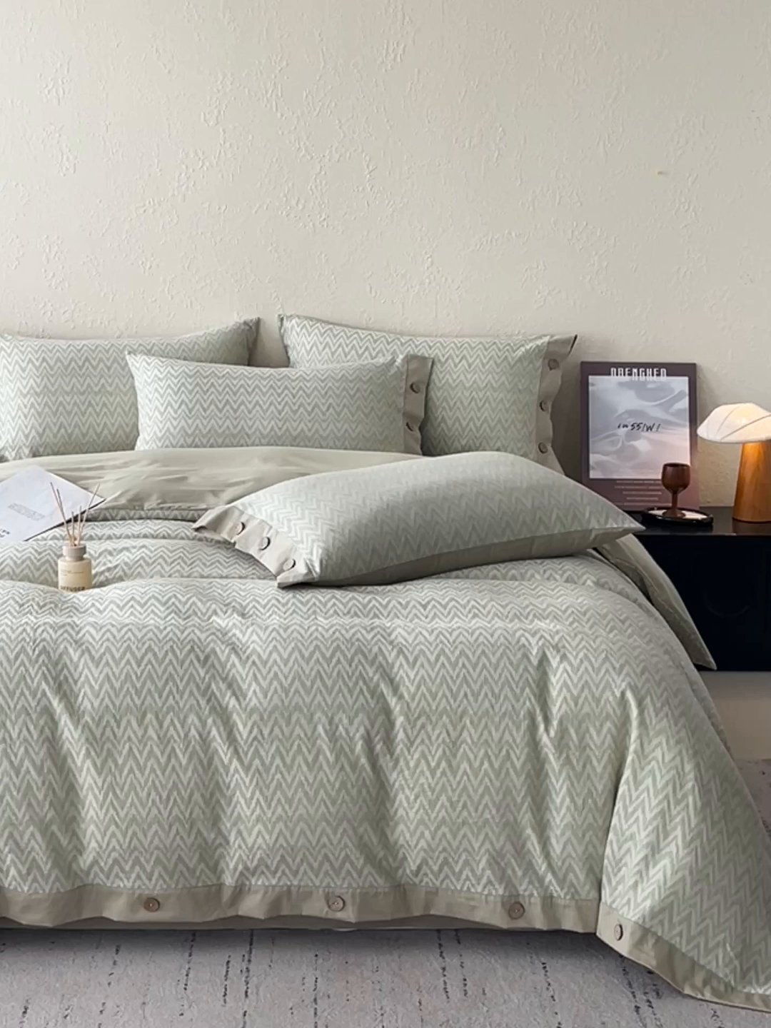 91家纺网 家纺一手货源 找家纺 帅露家纺 2026新款A类全棉纯棉色织大提花纽扣款四件套 波浪-绿