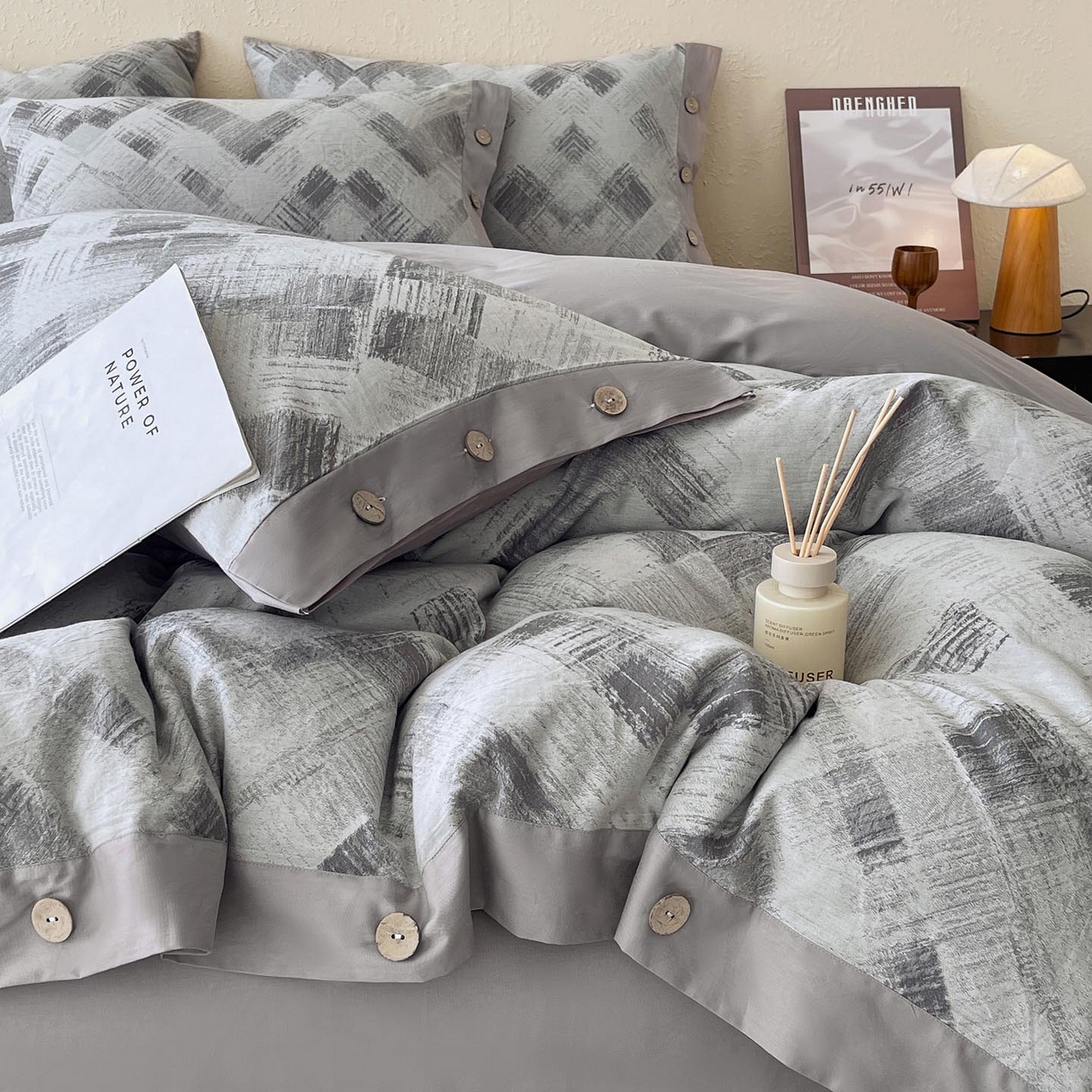 91家纺网 家纺一手货源 找家纺 帅露家纺 2026新款A类全棉纯棉色织大提花纽扣款四件套 布拉格-灰