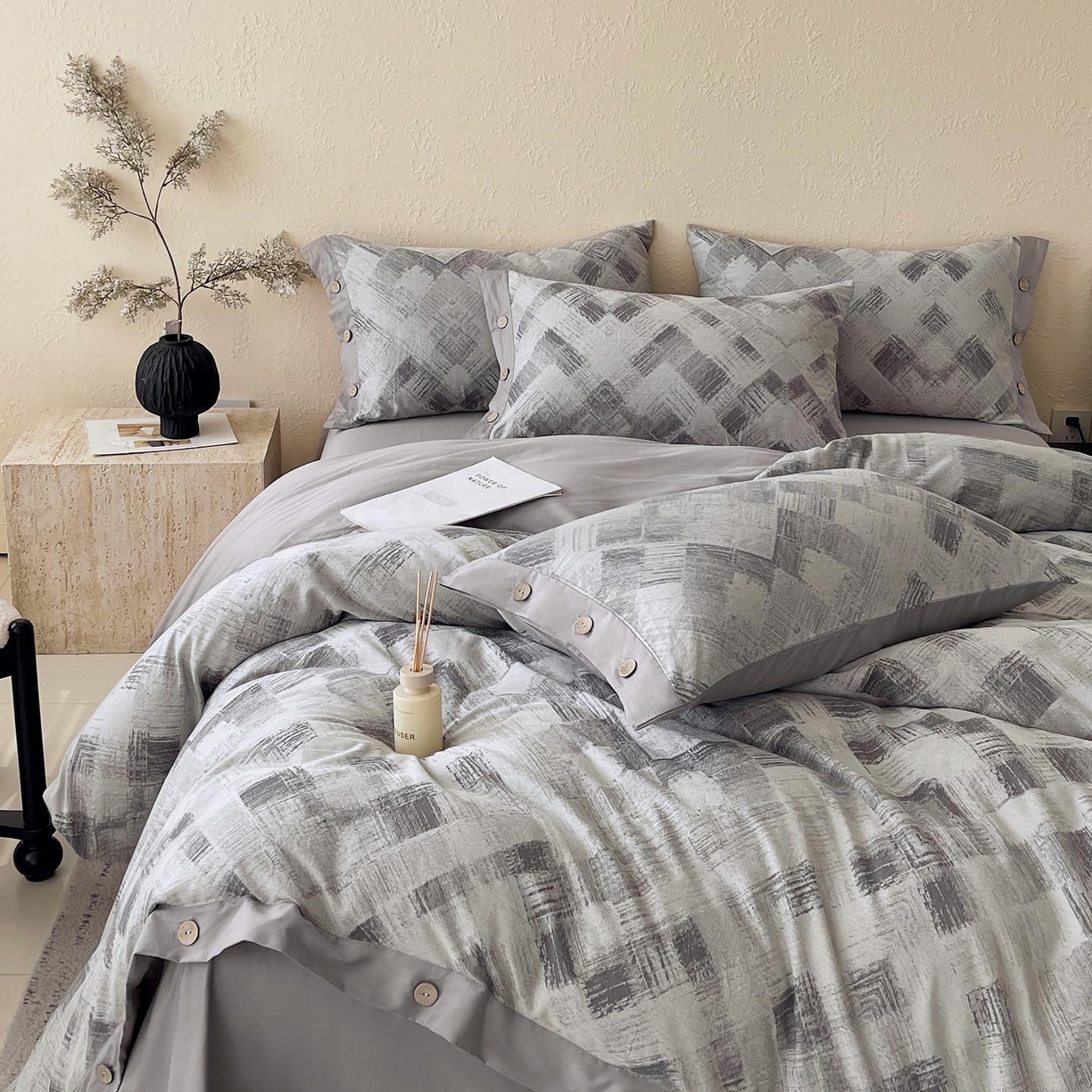 91家纺网 家纺一手货源 找家纺 帅露家纺 2026新款A类全棉纯棉色织大提花纽扣款四件套 布拉格-灰