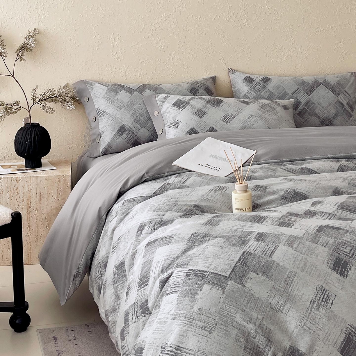 91家纺网 家纺一手货源 找家纺 帅露家纺 2026新款A类全棉纯棉色织大提花纽扣款四件套 布拉格-灰