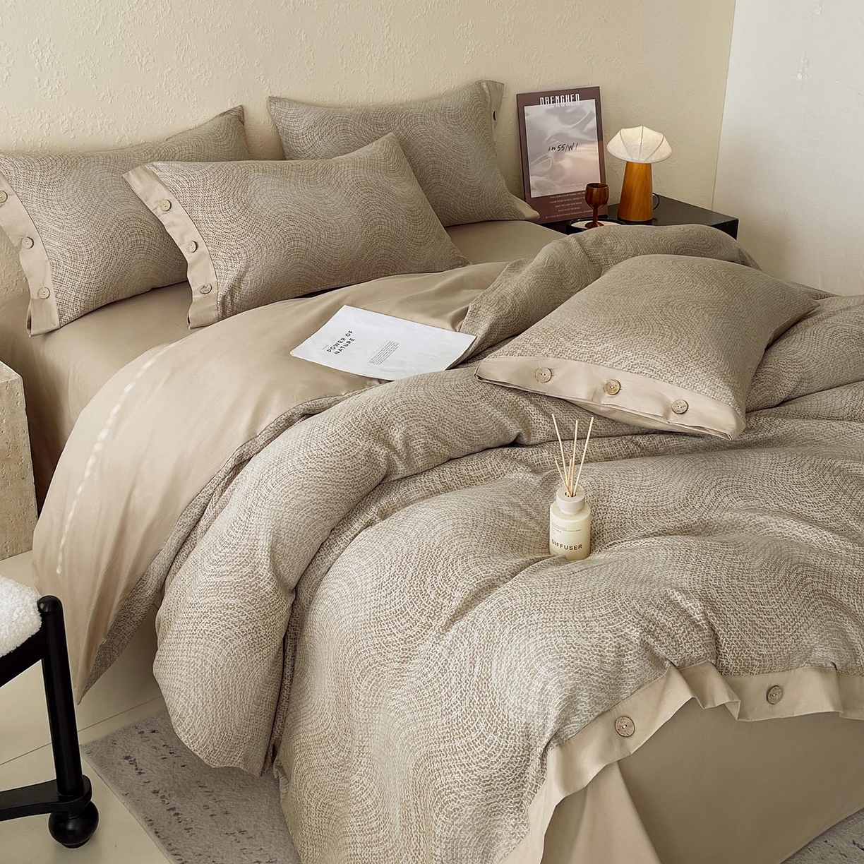 91家纺网 家纺一手货源 找家纺 帅露家纺 2026新款A类全棉纯棉色织大提花纽扣款四件套 幻境-金