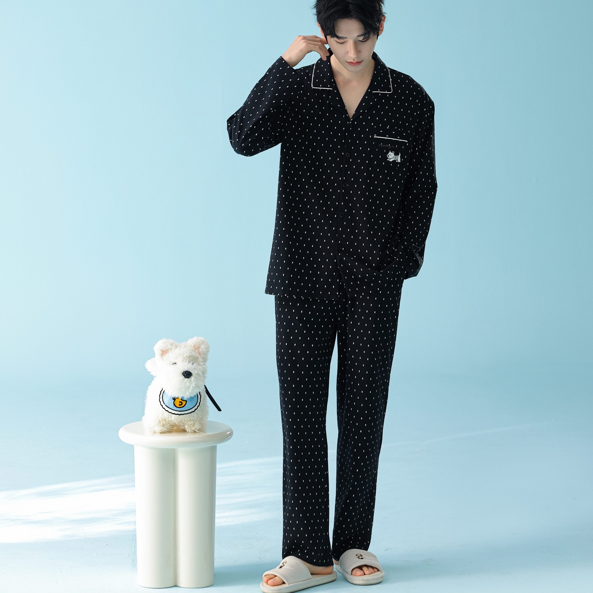 91家纺网 家纺一手货源 找家纺 妍景家居生活馆 2026新款新疆棉情侣款翻领黑白波点家居服 男款