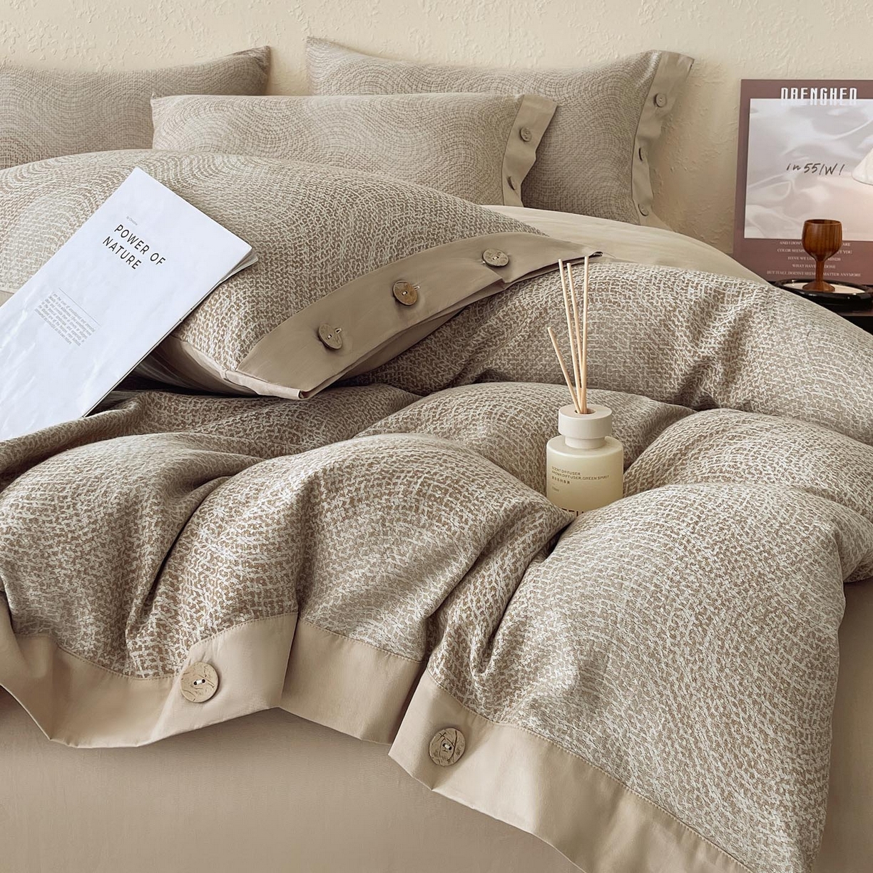 91家纺网 家纺一手货源 找家纺 帅露家纺 2026新款A类全棉纯棉色织大提花纽扣款四件套 幻境-金