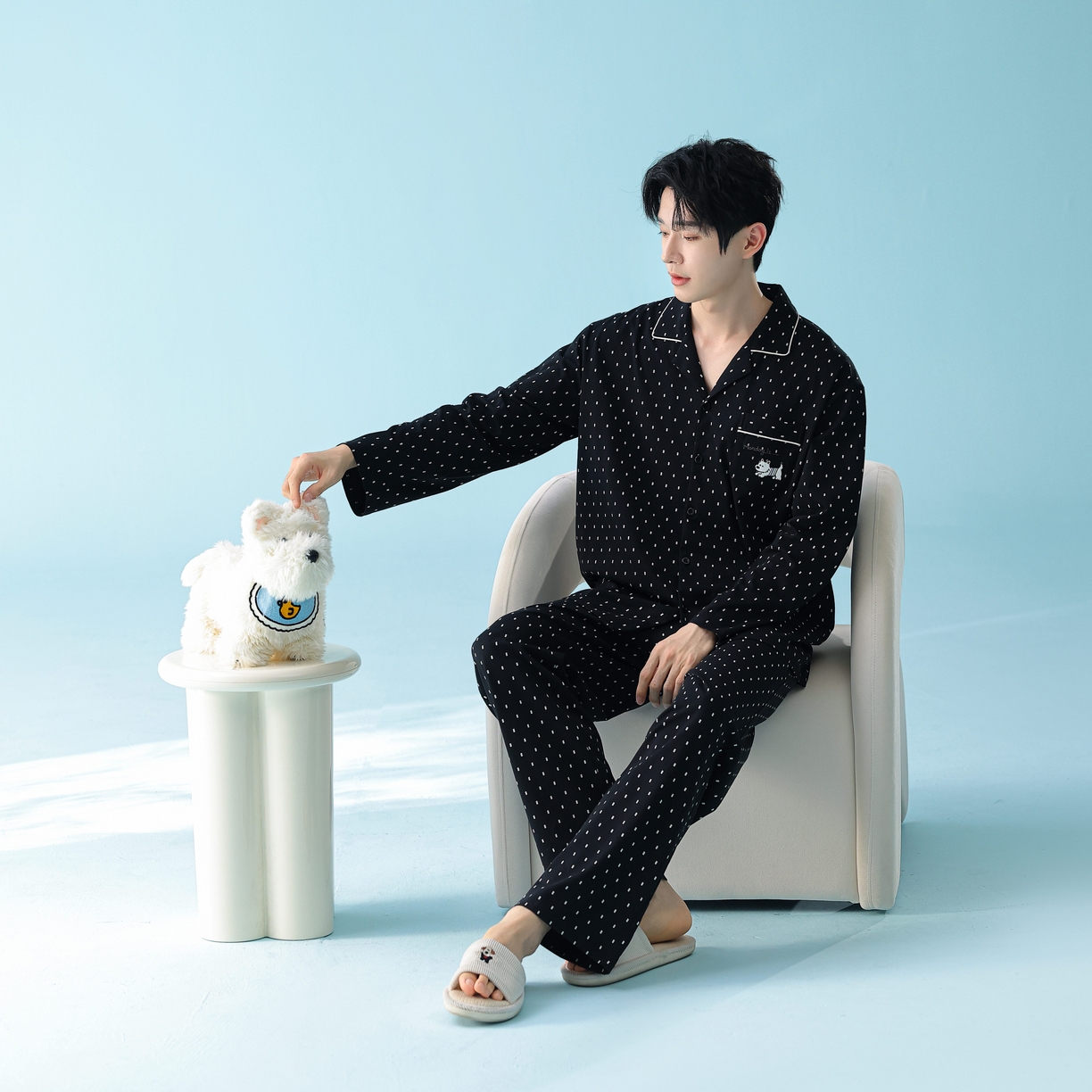 91家纺网 家纺一手货源 找家纺 妍景家居生活馆 2026新款新疆棉情侣款翻领黑白波点家居服 男款