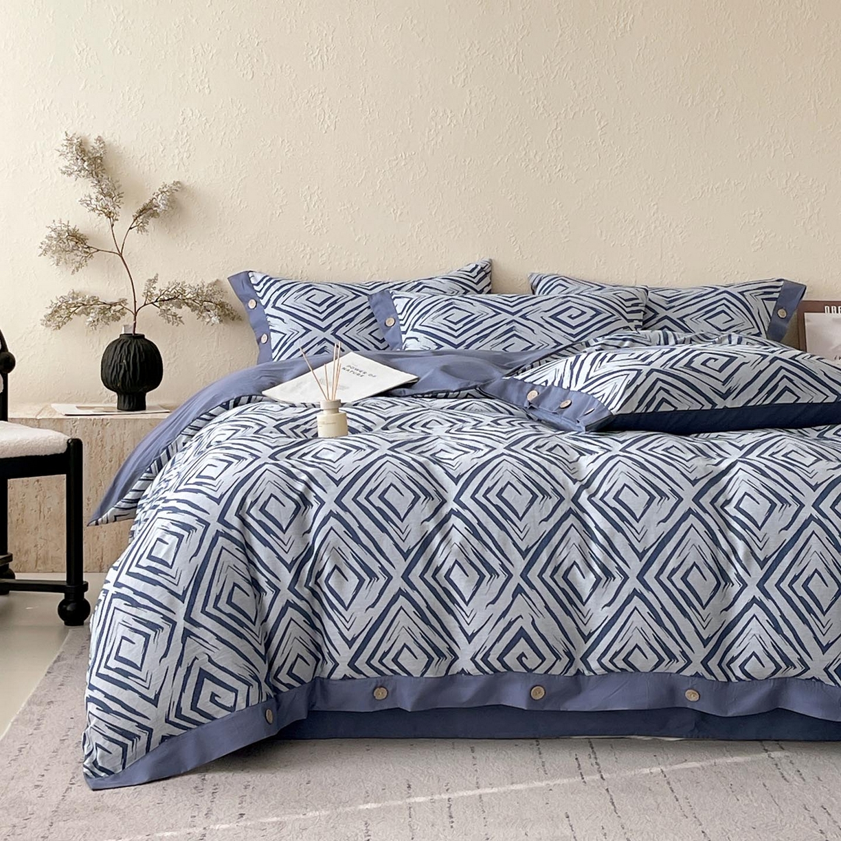 91家纺网 家纺一手货源 找家纺 帅露家纺 2026新款A类全棉纯棉色织大提花纽扣款四件套 兰音