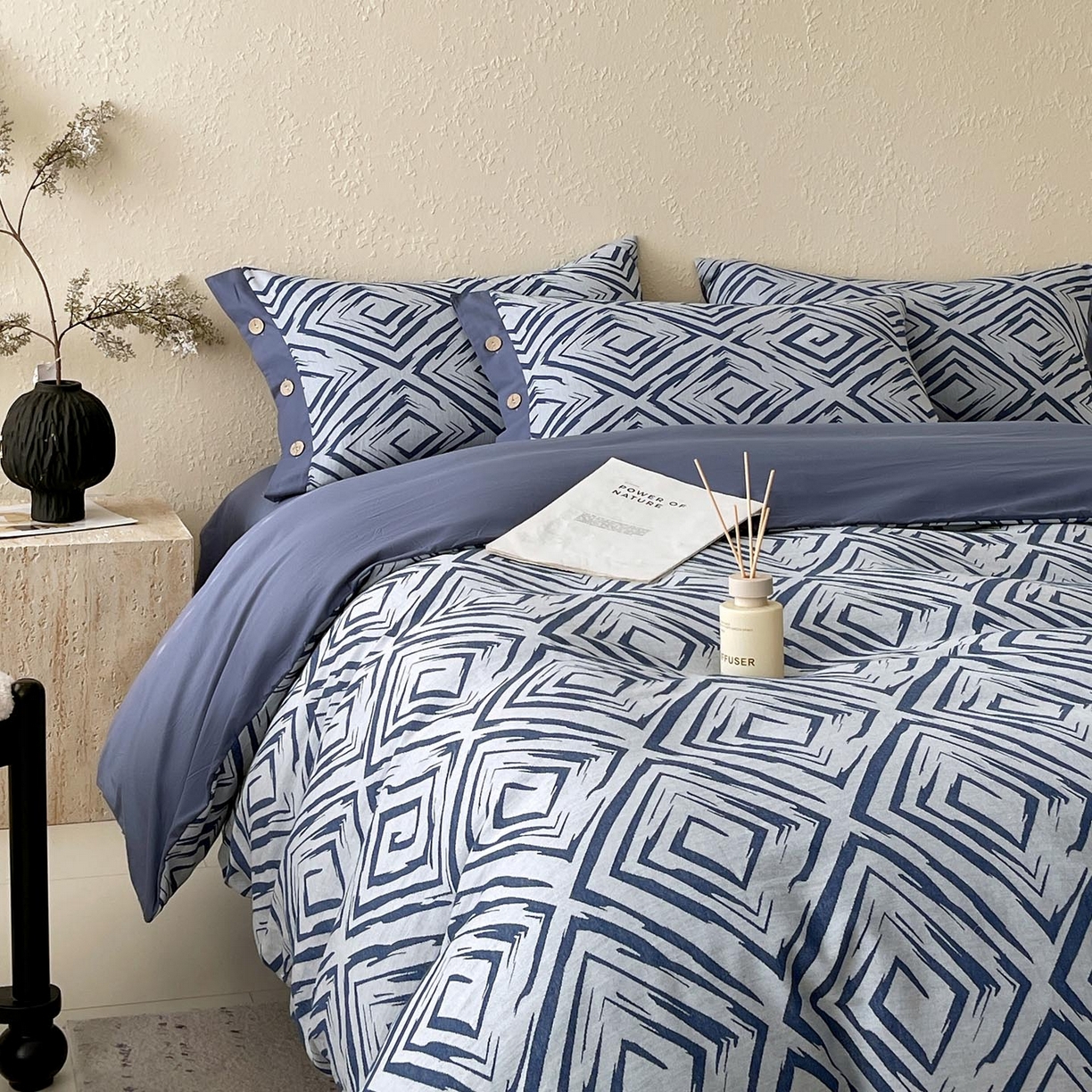 91家纺网 家纺一手货源 找家纺 帅露家纺 2026新款A类全棉纯棉色织大提花纽扣款四件套 兰音