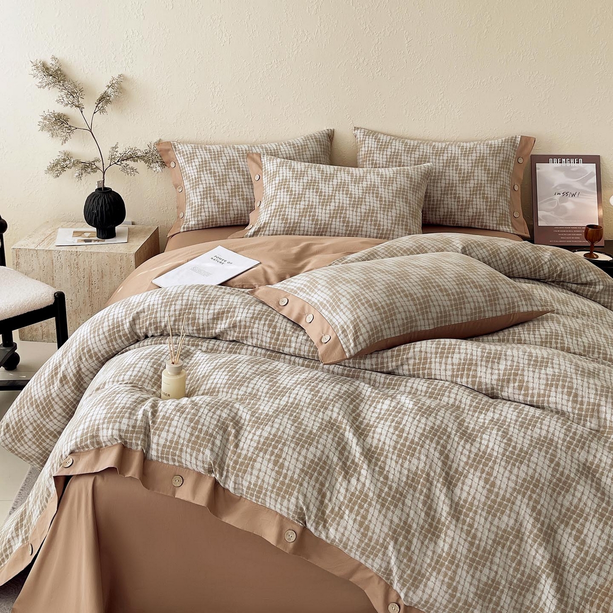 91家纺网 家纺一手货源 找家纺 帅露家纺 2026新款A类全棉纯棉色织大提花纽扣款四件套 魔笛-咖