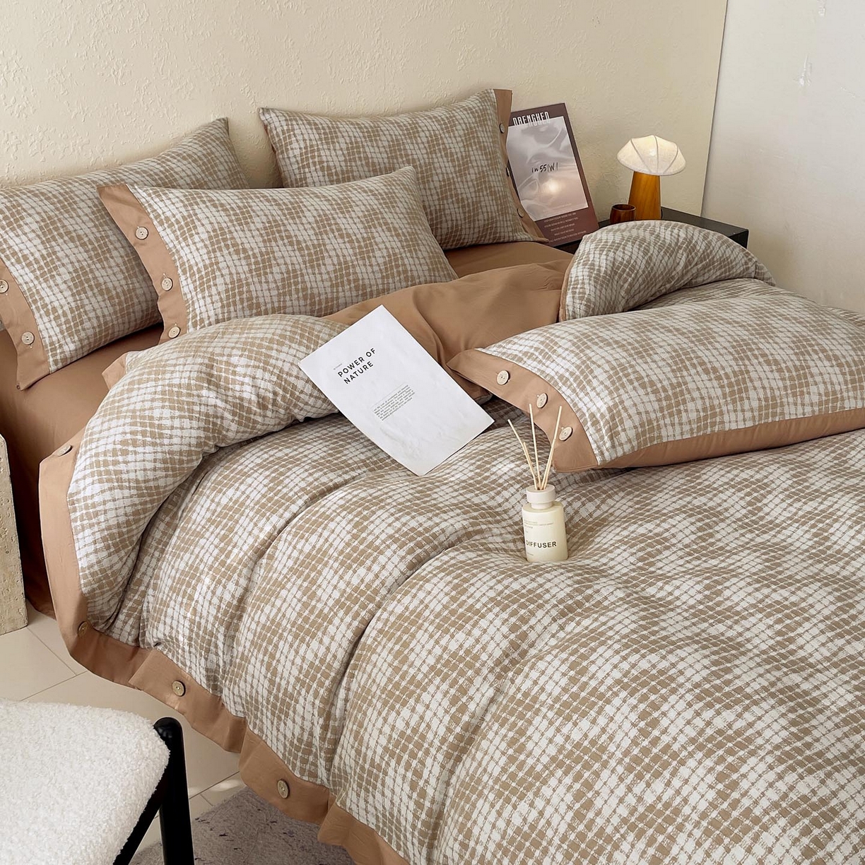 91家纺网 家纺一手货源 找家纺 帅露家纺 2026新款A类全棉纯棉色织大提花纽扣款四件套 魔笛-咖