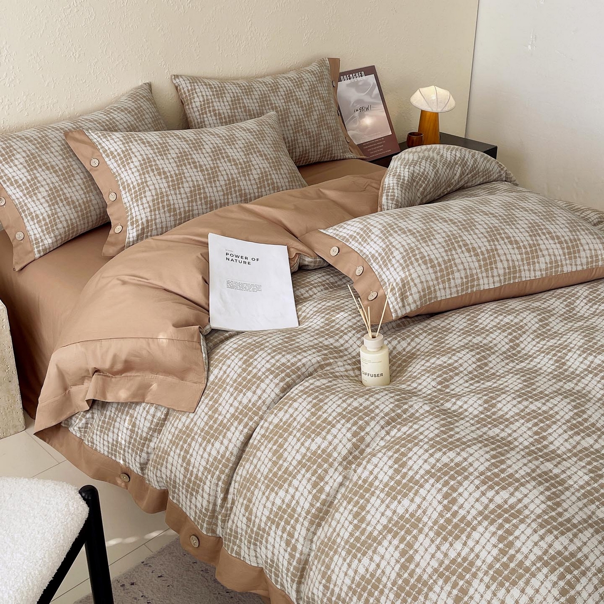 91家纺网 家纺一手货源 找家纺 帅露家纺 2026新款A类全棉纯棉色织大提花纽扣款四件套 魔笛-咖