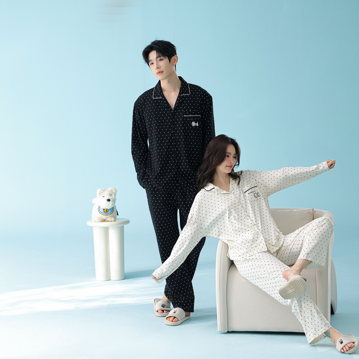 91家纺网 家纺一手货源 找家纺 妍景家居生活馆 2026新款新疆棉情侣款翻领黑白波点家居服 组合图仅供参考不可下单