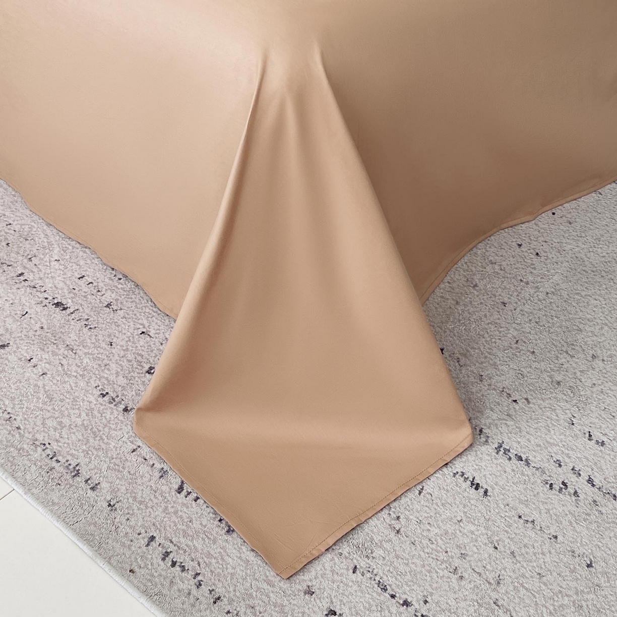 91家纺网 家纺一手货源 找家纺 帅露家纺 2026新款A类全棉纯棉色织大提花纽扣款四件套 魔笛-咖