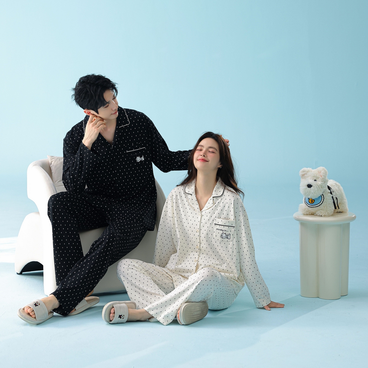 91家纺网 家纺一手货源 找家纺 妍景家居生活馆 2026新款新疆棉情侣款翻领黑白波点家居服 组合图仅供参考不可下单