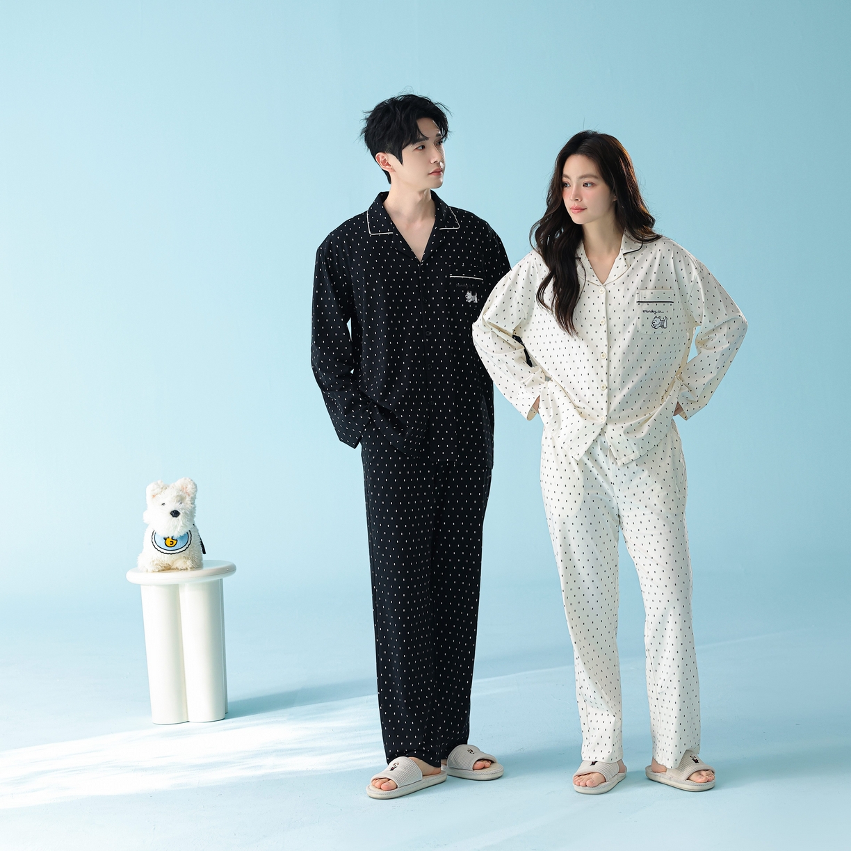 91家纺网 家纺一手货源 找家纺 妍景家居生活馆 2026新款新疆棉情侣款翻领黑白波点家居服 组合图仅供参考不可下单