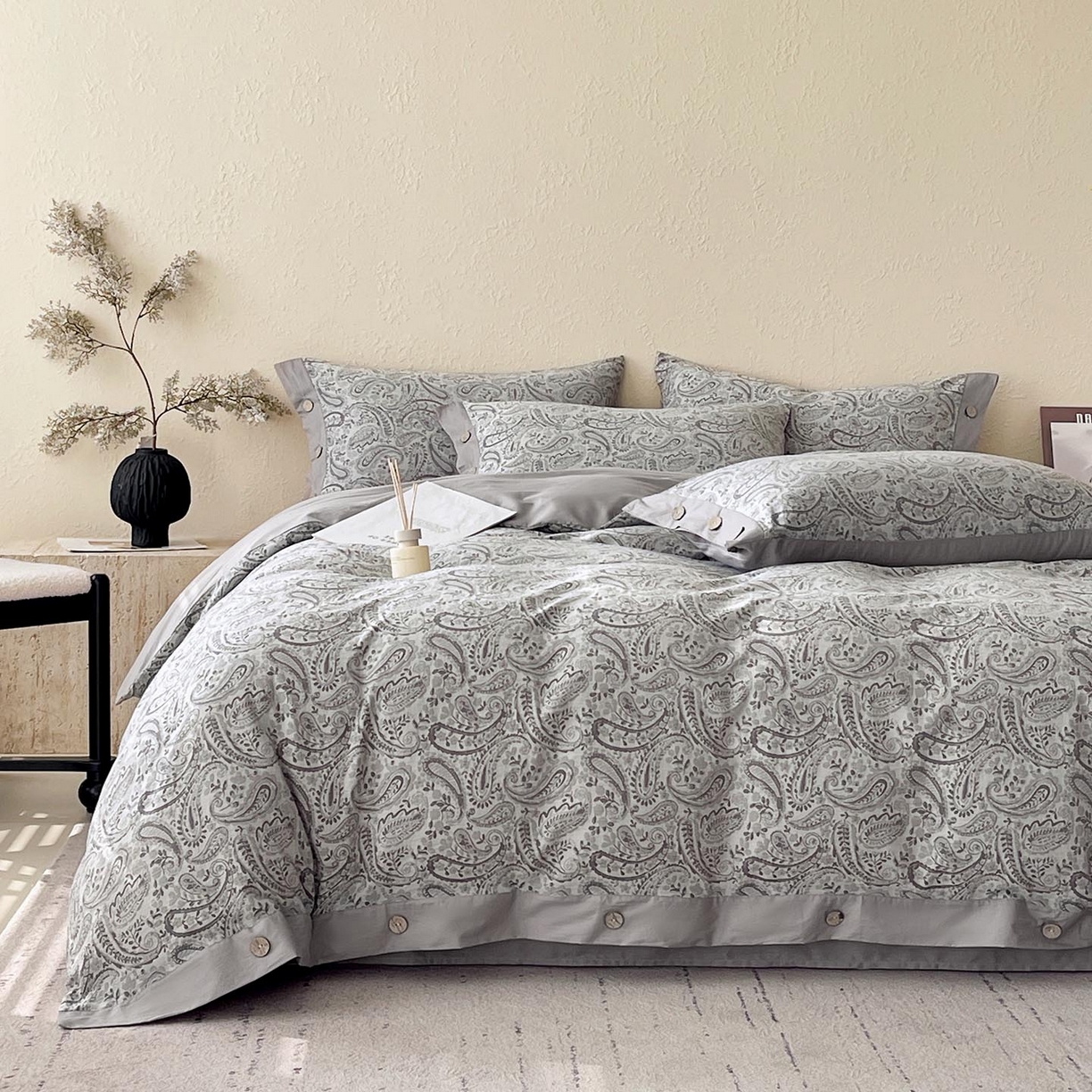 91家纺网 家纺一手货源 找家纺 帅露家纺 2026新款A类全棉纯棉色织大提花纽扣款四件套 欧若拉-灰