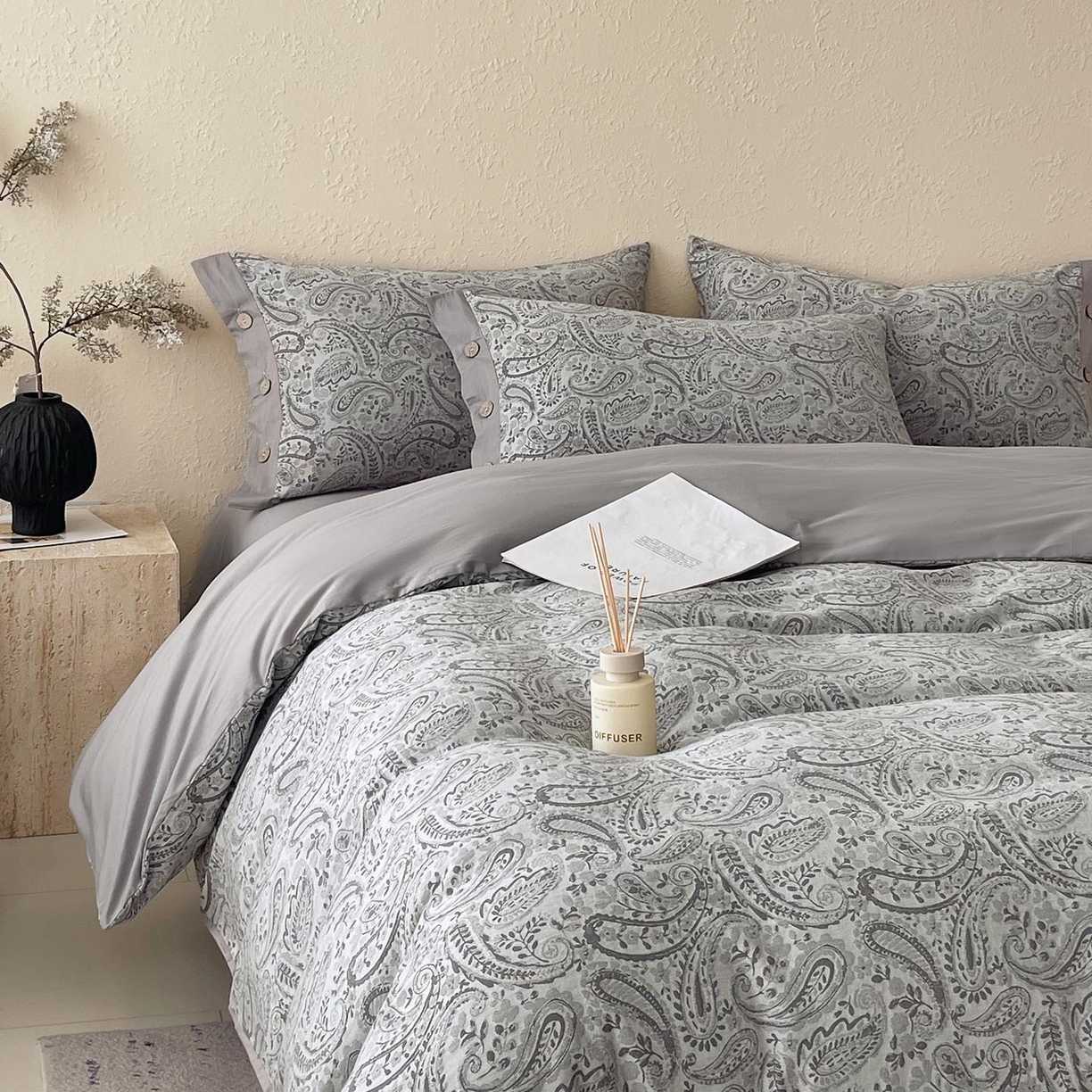 91家纺网 家纺一手货源 找家纺 帅露家纺 2026新款A类全棉纯棉色织大提花纽扣款四件套 欧若拉-灰