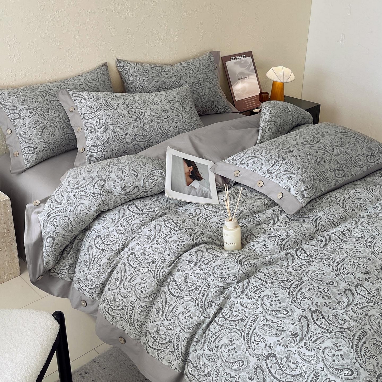 91家纺网 家纺一手货源 找家纺 帅露家纺 2026新款A类全棉纯棉色织大提花纽扣款四件套 欧若拉-灰