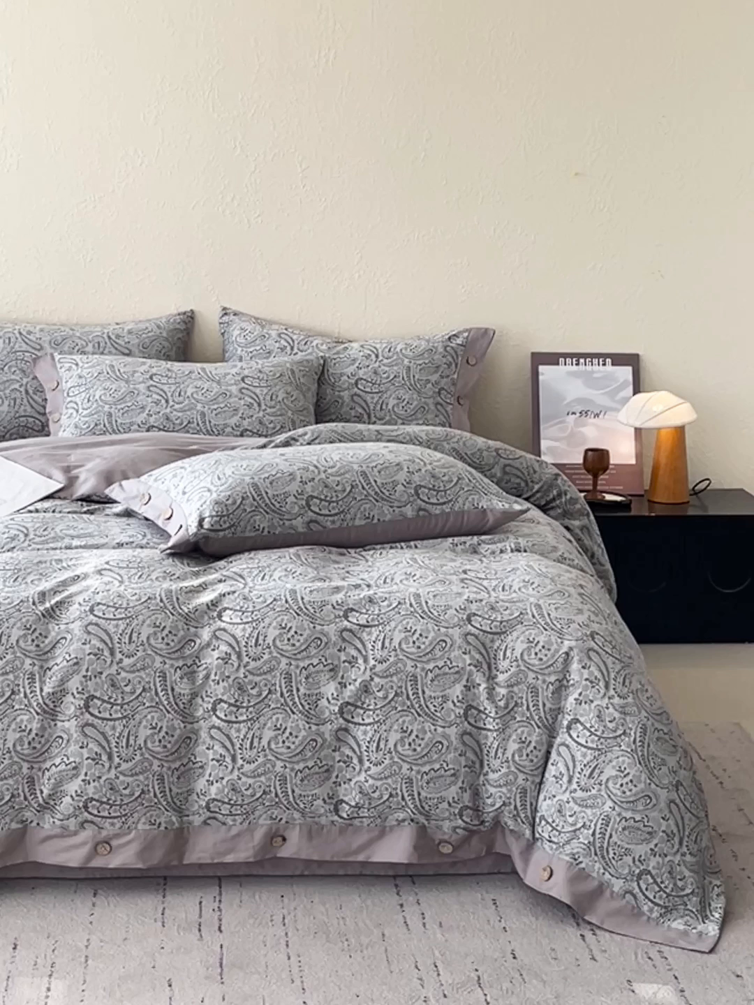 91家纺网 家纺一手货源 找家纺 帅露家纺 2026新款A类全棉纯棉色织大提花纽扣款四件套 欧若拉-灰