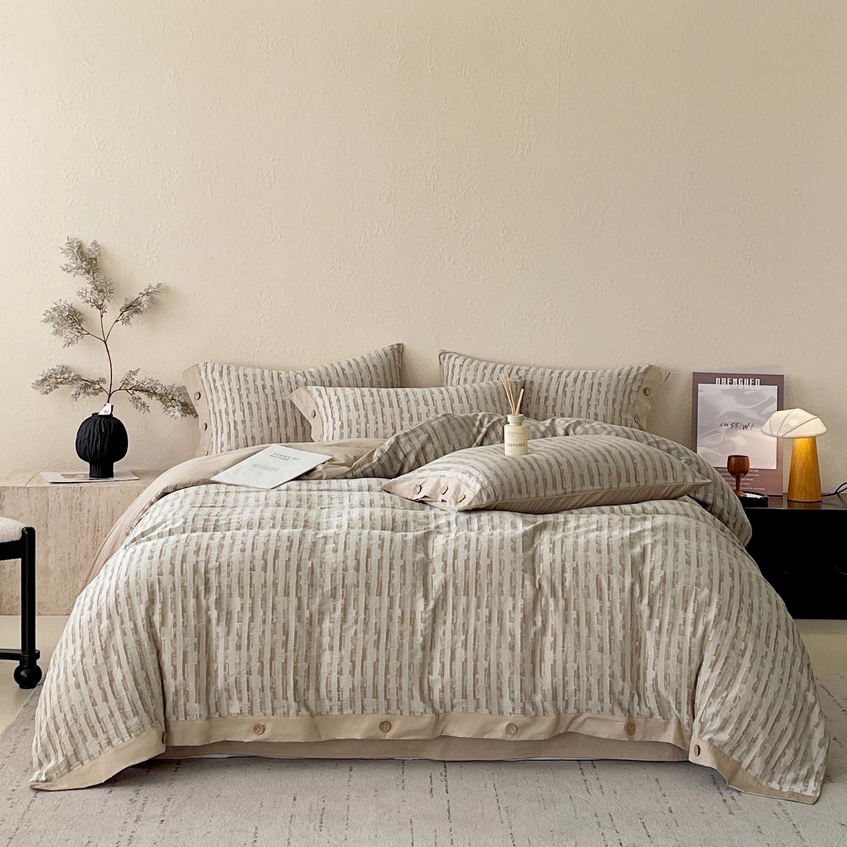 91家纺网 家纺一手货源 找家纺 帅露家纺 2026新款A类全棉纯棉色织大提花纽扣款四件套 琴瑟-金