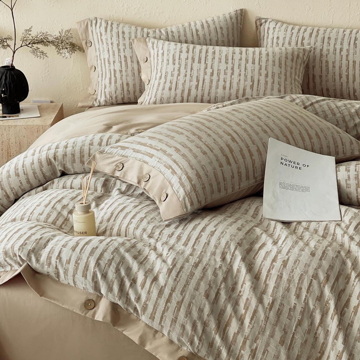 91家纺网 家纺一手货源 找家纺 帅露家纺 2026新款A类全棉纯棉色织大提花纽扣款四件套 琴瑟-金