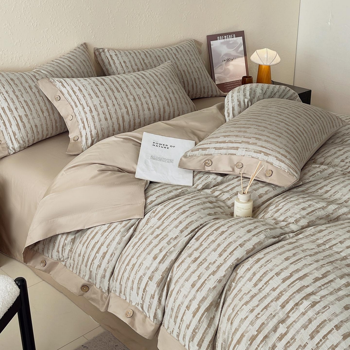 91家纺网 家纺一手货源 找家纺 帅露家纺 2026新款A类全棉纯棉色织大提花纽扣款四件套 琴瑟-金