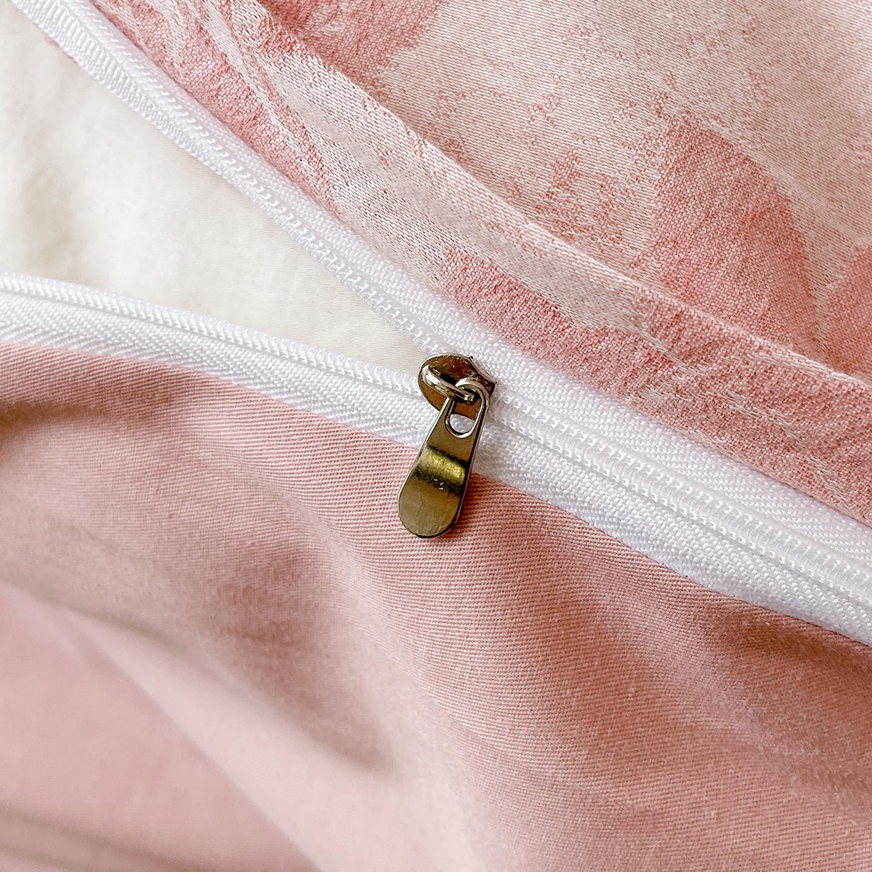 91家纺网 家纺一手货源 找家纺 帅露家纺 2026新款全棉纯棉色织大提花四件套 盎春