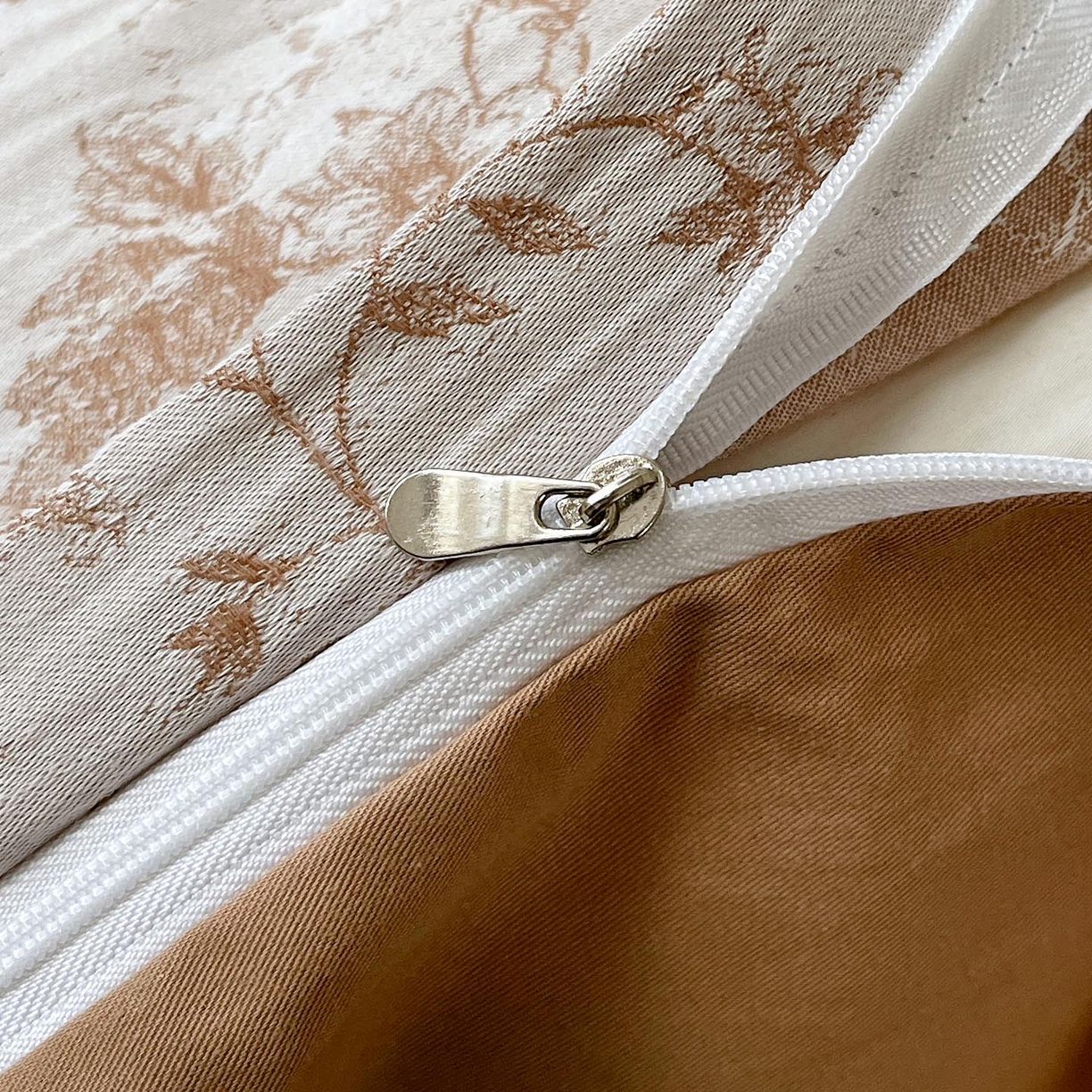 91家纺网 家纺一手货源 找家纺 帅露家纺 2026新款全棉纯棉色织大提花四件套 沉岁