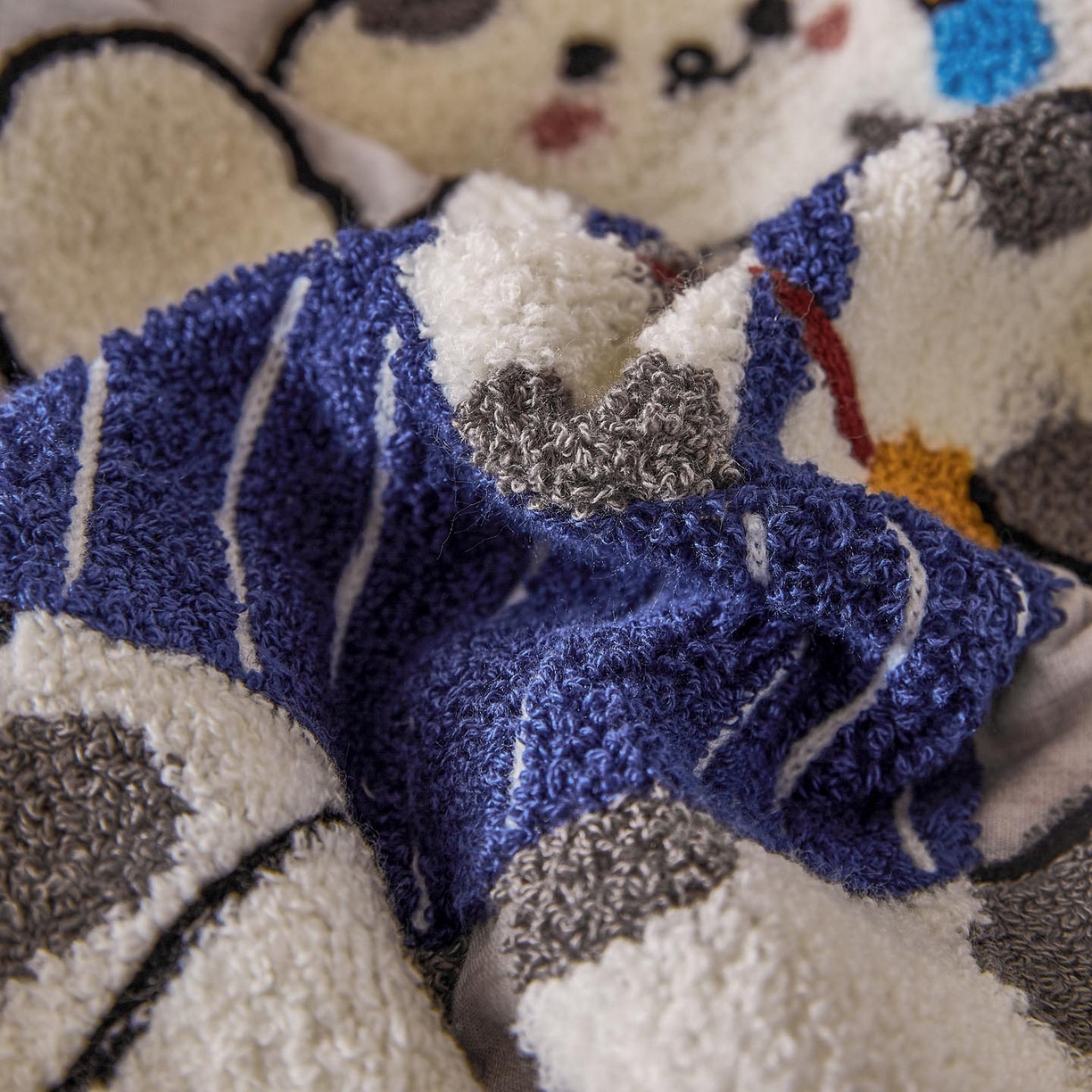 91家纺网 家纺一手货源 找家纺 （总）帅露家纺 2026新款A类全棉纯棉双层纱毛巾绣四件套