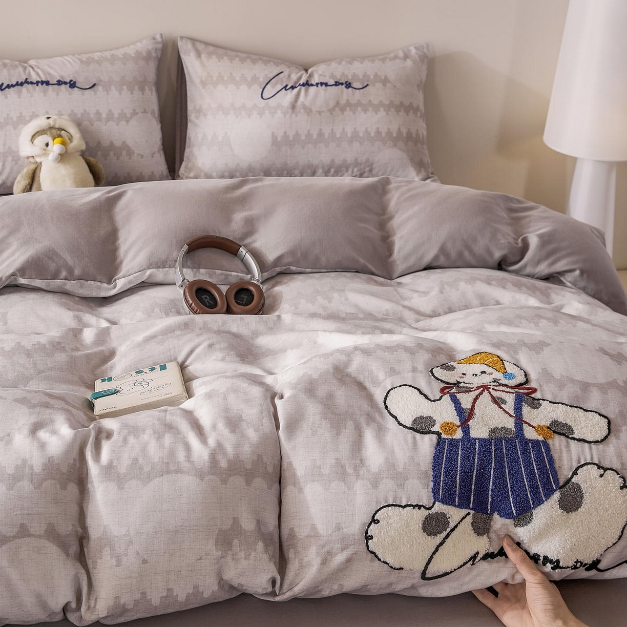 91家纺网 家纺一手货源 找家纺 （总）帅露家纺 2026新款A类全棉纯棉双层纱毛巾绣四件套