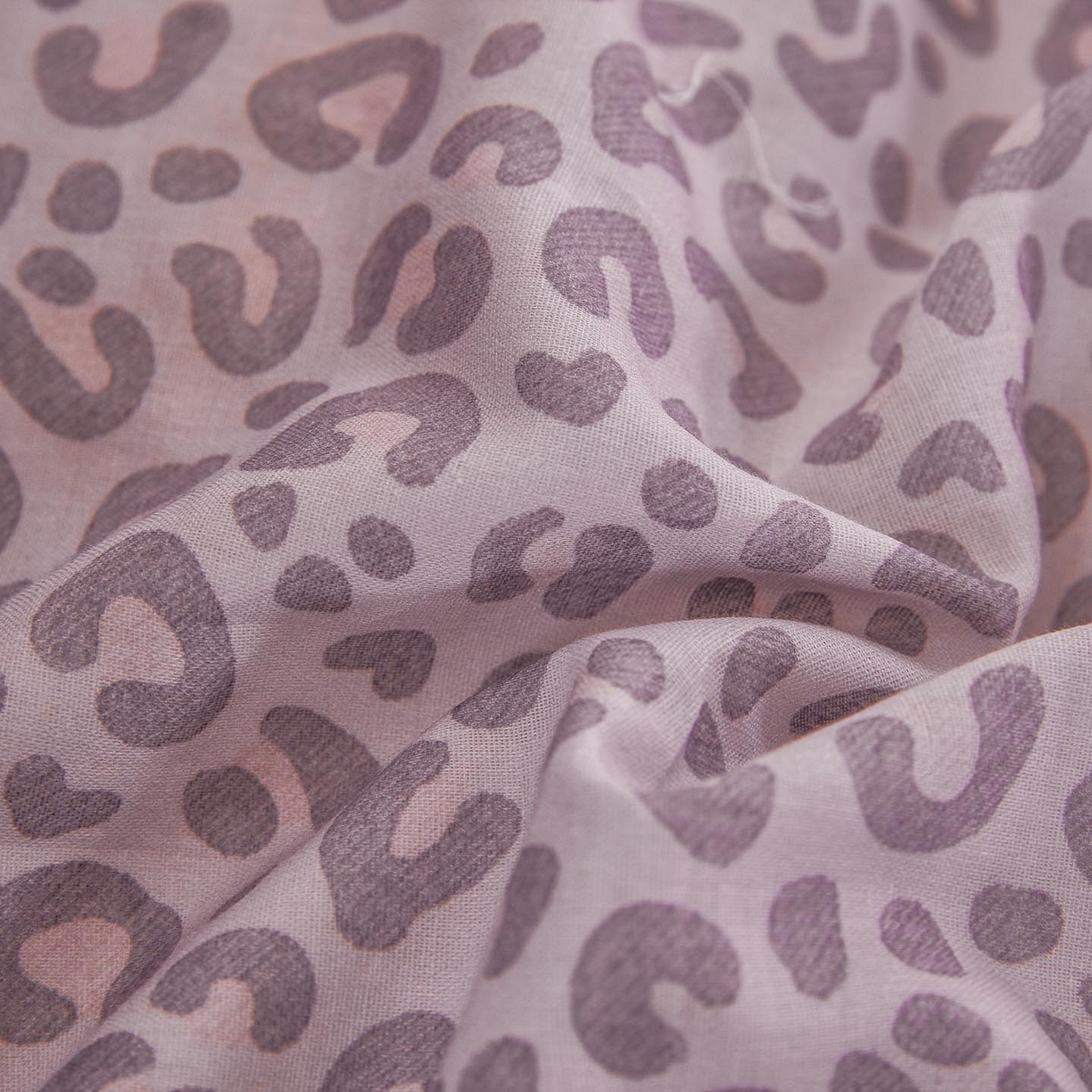 91家纺网 家纺一手货源 找家纺 帅露家纺 2026新款A类全棉纯棉双层纱毛巾绣四件套 豹纹女孩