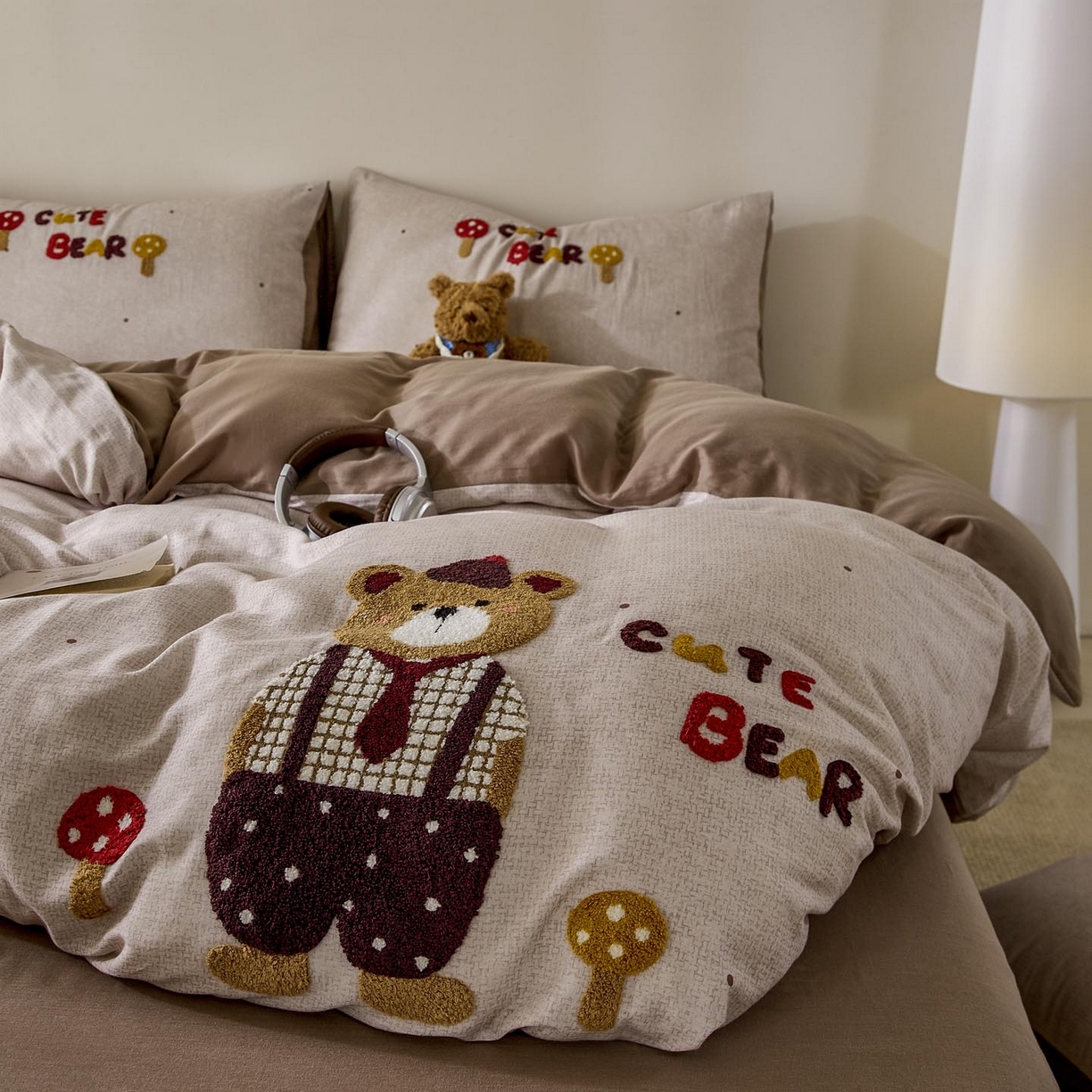 91家纺网 家纺一手货源 找家纺 帅露家纺 2026新款A类全棉纯棉双层纱毛巾绣四件套 酷酷熊