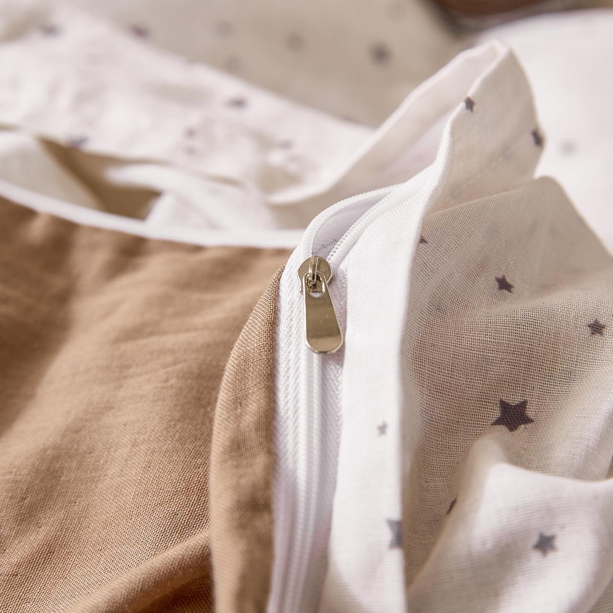 91家纺网 家纺一手货源 找家纺 帅露家纺 2026新款A类全棉纯棉双层纱毛巾绣四件套 王者归来