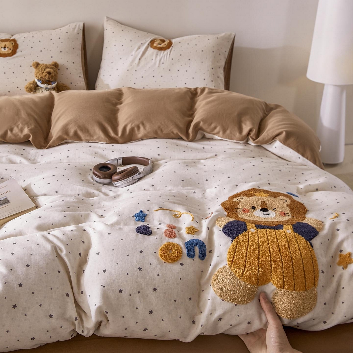 91家纺网 家纺一手货源 找家纺 帅露家纺 2026新款A类全棉纯棉双层纱毛巾绣四件套 王者归来