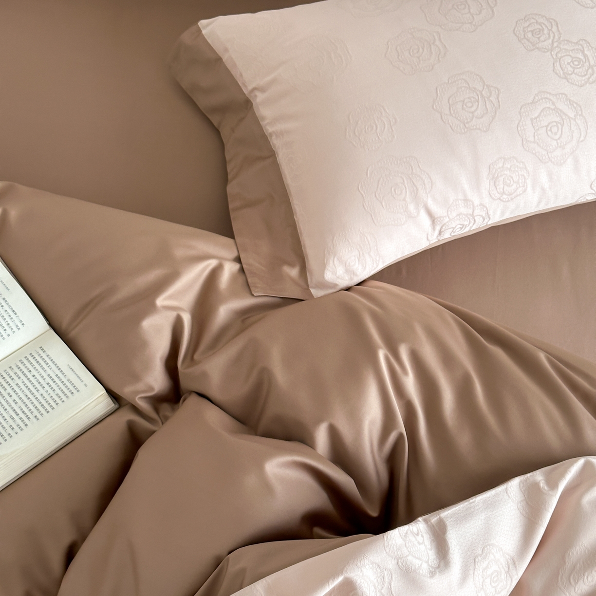 91家纺网 家纺一手货源 找家纺 FORTWO家纺原创设计（FOR TWO家纺） 2026春夏新款60支全棉纯棉立体浮雕提花四件套 浪漫主义