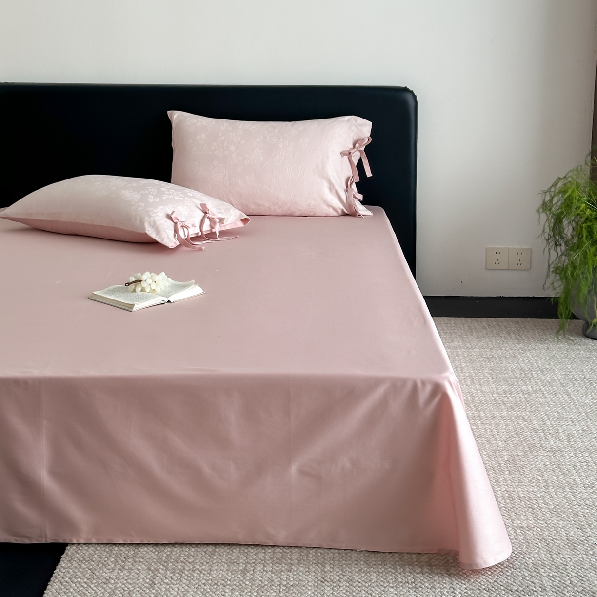 91家纺网 家纺一手货源 找家纺 FORTWO家纺原创设计（FOR TWO家纺） 2026春夏新款60支全棉纯棉立体浮雕提花四件套 小苍兰