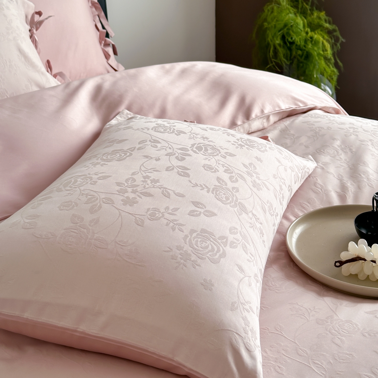 91家纺网 家纺一手货源 找家纺 FORTWO家纺原创设计（FOR TWO家纺） 2026春夏新款60支全棉纯棉立体浮雕提花四件套 小苍兰