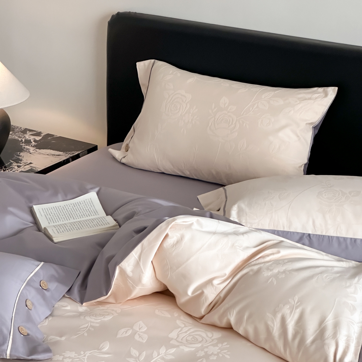 91家纺网 家纺一手货源 找家纺 FORTWO家纺原创设计（FOR TWO家纺） 2026春夏新款60支全棉纯棉立体浮雕提花四件套 屿花莳