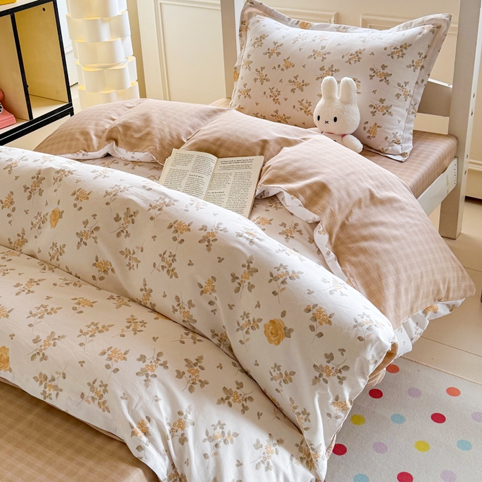 91家纺网 家纺一手货源 找家纺 简冠家纺 2025新款全棉学生三件套宿舍三件套纯棉学生床垫羽丝绒被子被芯 城南花开