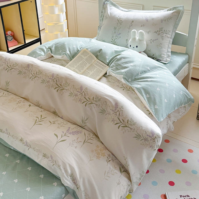 91家纺网 家纺一手货源 找家纺 简冠家纺 2025新款全棉学生三件套宿舍三件套纯棉学生床垫羽丝绒被子被芯 田园诗篇 米