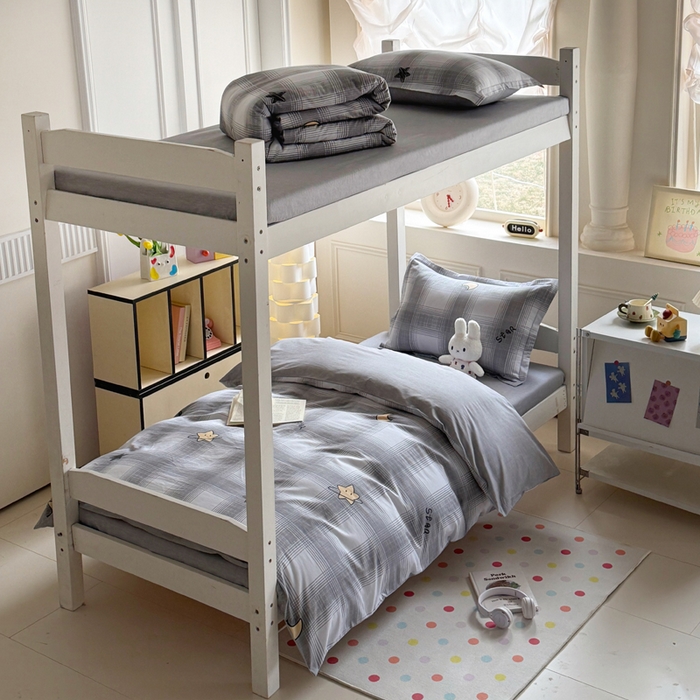 91家纺网 家纺一手货源 找家纺 简冠家纺 2025新款全棉学生三件套宿舍三件套纯棉学生床垫羽丝绒被子被芯 星空印记