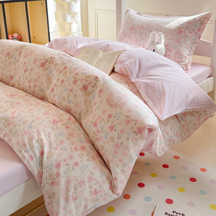 91家纺网 家纺一手货源 找家纺 简冠家纺 2025新款全棉学生宿舍三四件套床笠款 碎花拾影