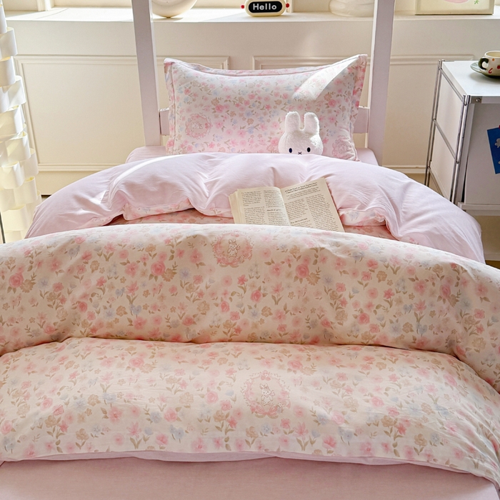 91家纺网 家纺一手货源 找家纺 简冠家纺 2025新款全棉学生宿舍三四件套床笠款 碎花拾影