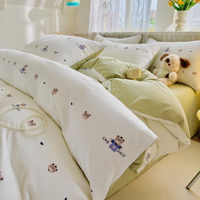 91家纺网 家纺一手货源 找家纺 简冠家纺 2026新款仿棉水洗棉四件套 乐乐熊 绿