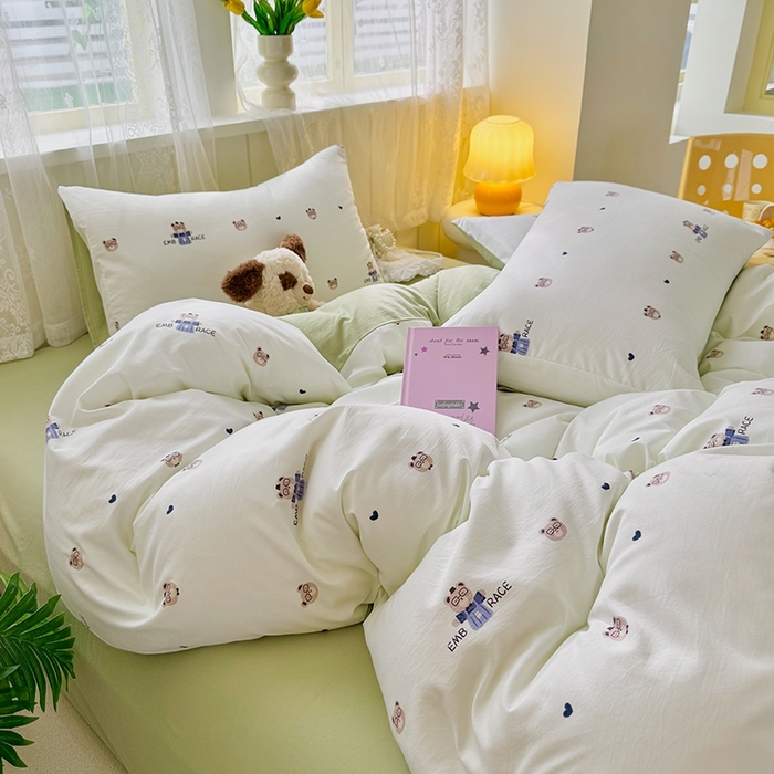 91家纺网 家纺一手货源 找家纺 简冠家纺 2026新款仿棉水洗棉四件套 乐乐熊 绿