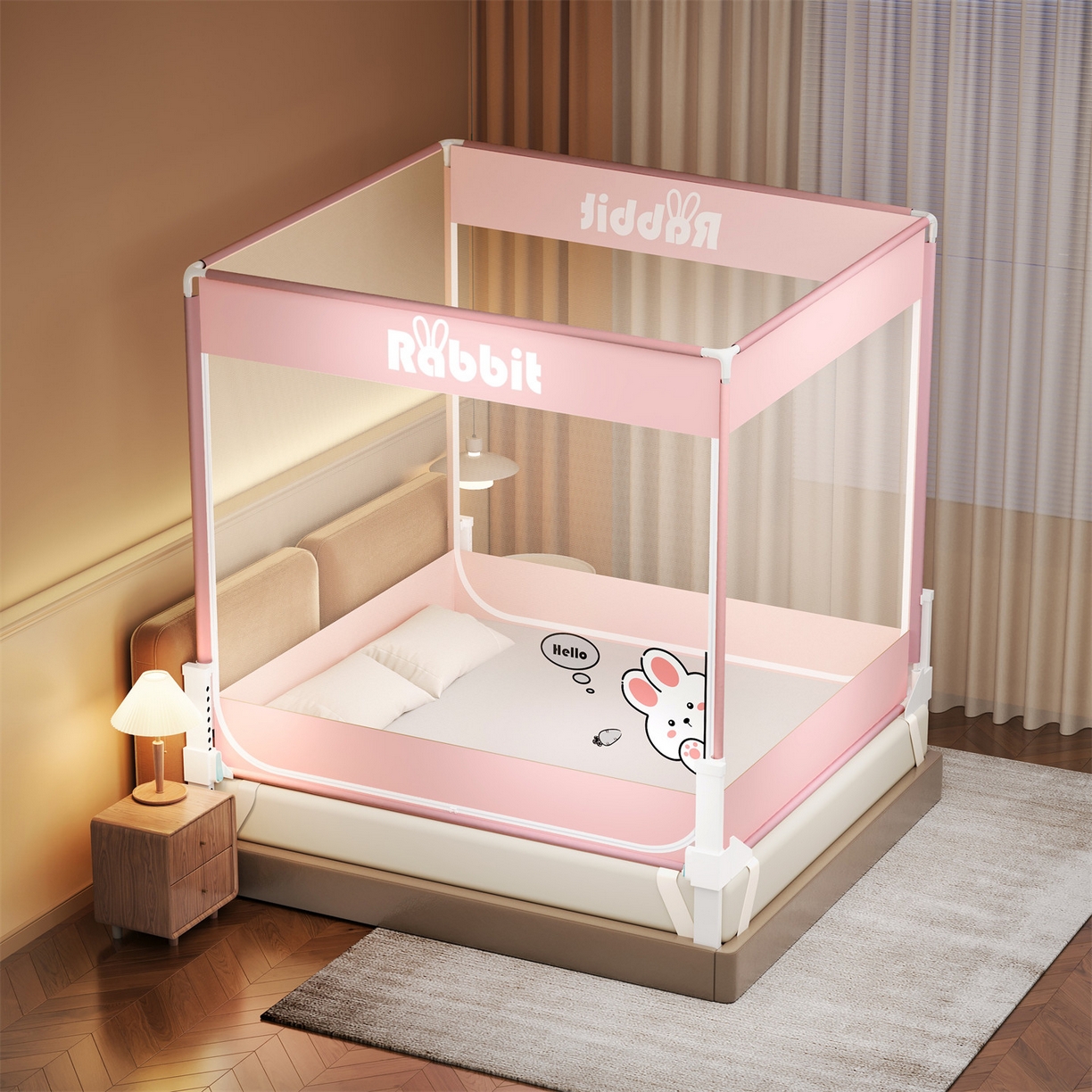 91家纺网 家纺一手货源 找家纺 佳梦家纺 2026春夏新款护栏级防摔坐床蚊帐柠檬烫画系列 萌小雅-三门全底款