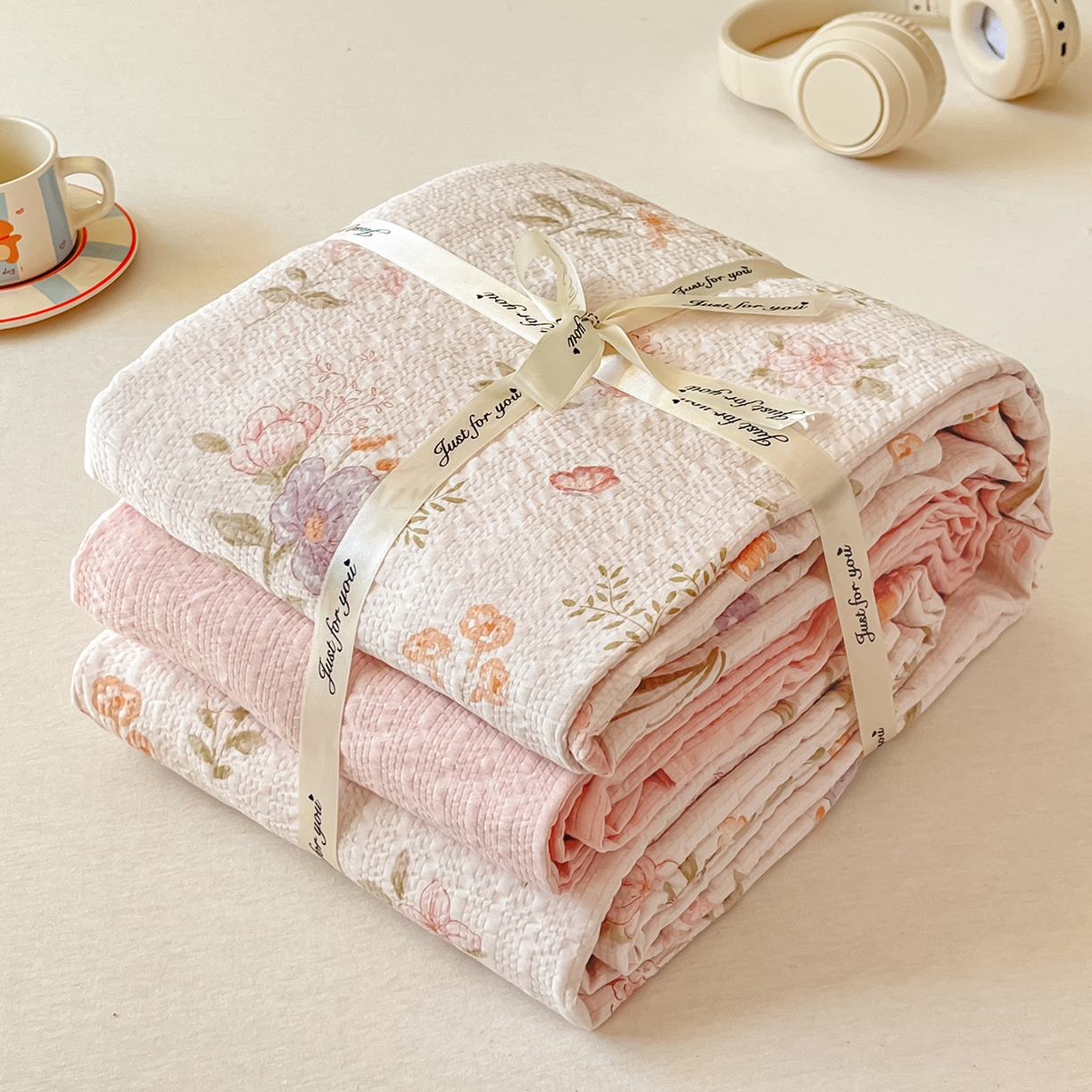 91家纺网 家纺一手货源 找家纺 金梦拉家纺 2026新款A类高品质高克重超柔泡芙纱泡泡纱小清新四件套 海棠听风