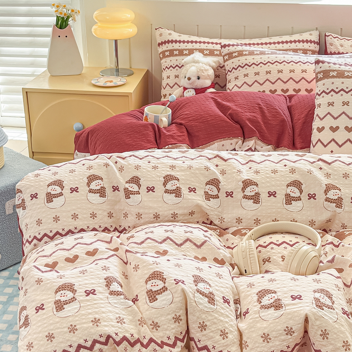 91家纺网 家纺一手货源 找家纺 金梦拉家纺 2026新款A类高品质高克重超柔泡芙纱泡泡纱小清新四件套 红色雪宝