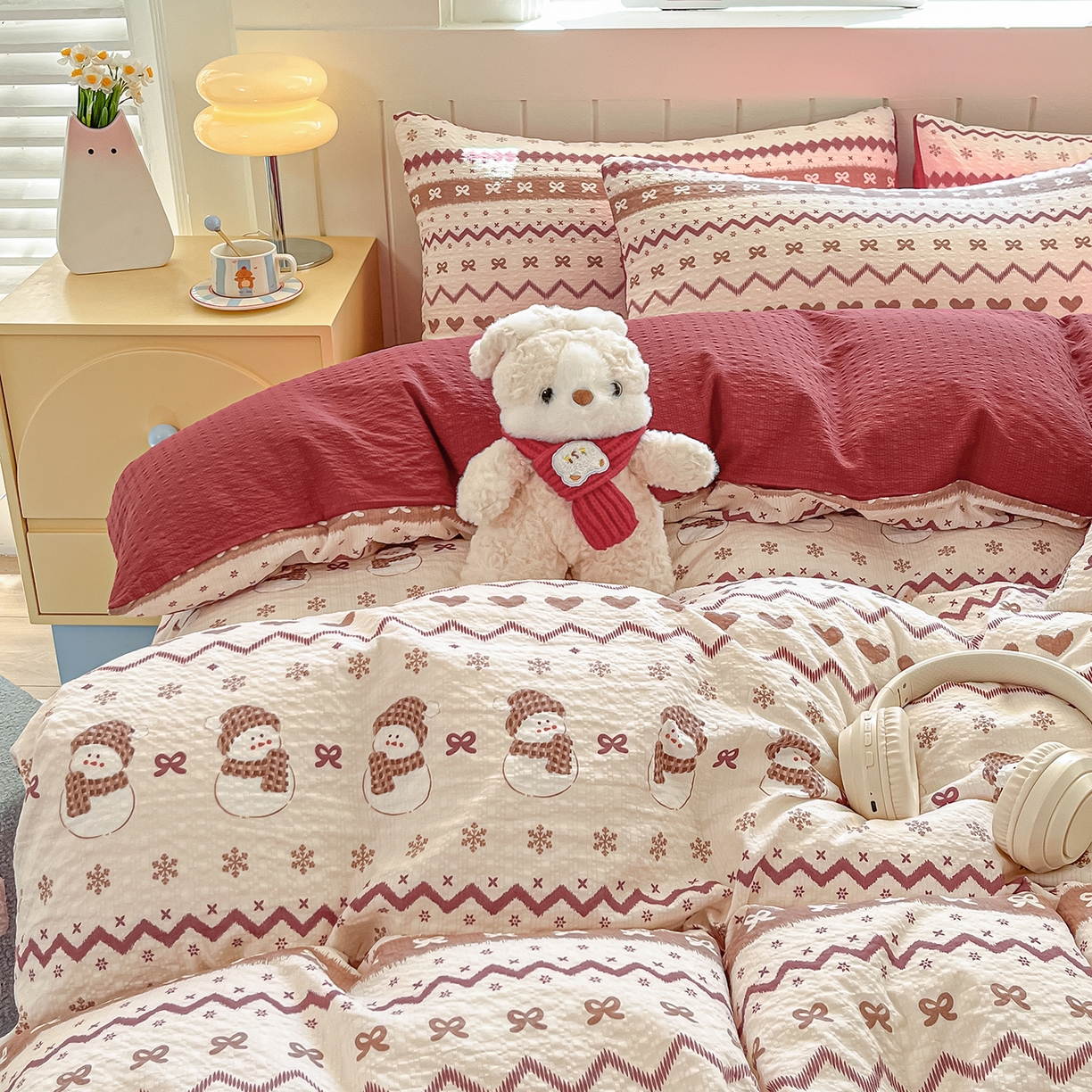 91家纺网 家纺一手货源 找家纺 金梦拉家纺 2026新款A类高品质高克重超柔泡芙纱泡泡纱小清新四件套 红色雪宝