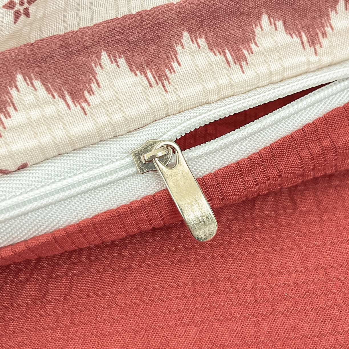 91家纺网 家纺一手货源 找家纺 金梦拉家纺 2026新款A类高品质高克重超柔泡芙纱泡泡纱小清新四件套 红色雪宝