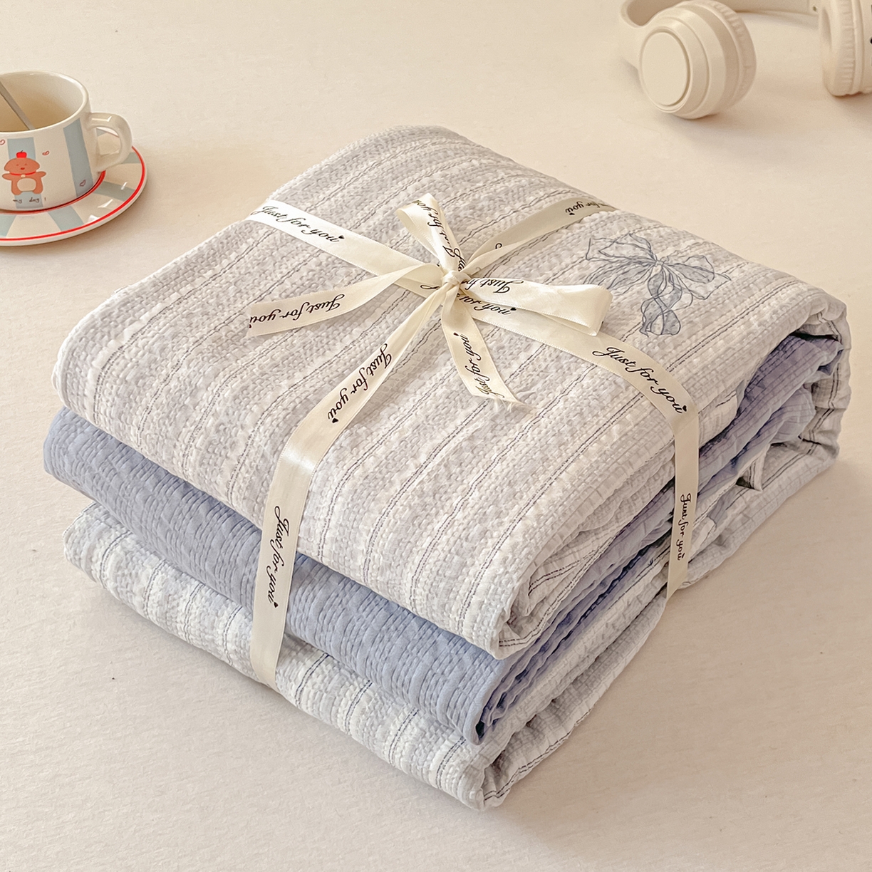 91家纺网 家纺一手货源 找家纺 金梦拉家纺 2026新款A类高品质高克重超柔泡芙纱泡泡纱小清新四件套 蝴蝶结兰